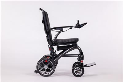 Ultra Ryder 碳纤维折叠电动轮椅